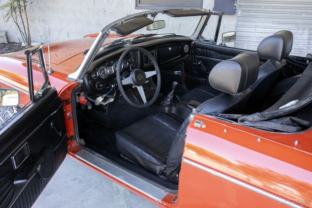 1975 MG MGB Roadster - photo 10