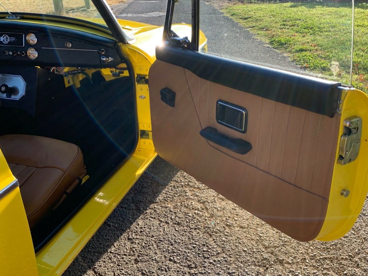 1975 MG MGB - photo 8