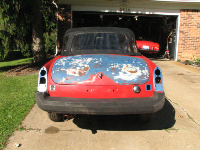 1975 MG MGB - photo 2