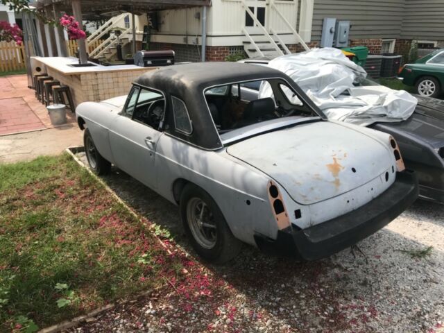 1975 MG MGB - photo 2