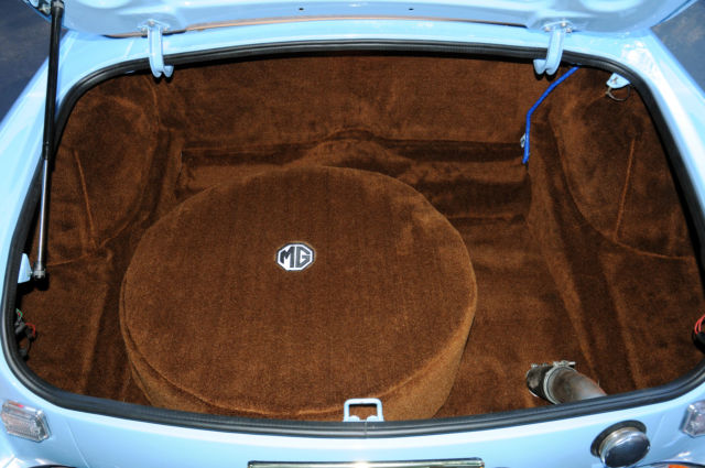1975 MG MGB Roadster - photo 8