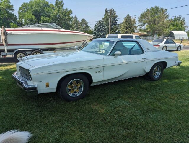 1975 Oldsmobile 442 Coupe White RWD Automatic Hurst W30 1975 Oldsmobile 442 Hurst W30