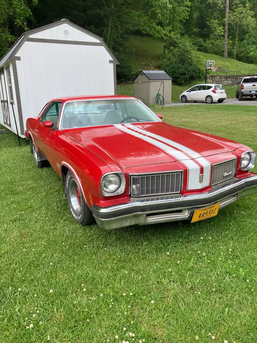 1975 Oldsmobile 442 Hatchback Red good 1975 Oldsmobile 442 good