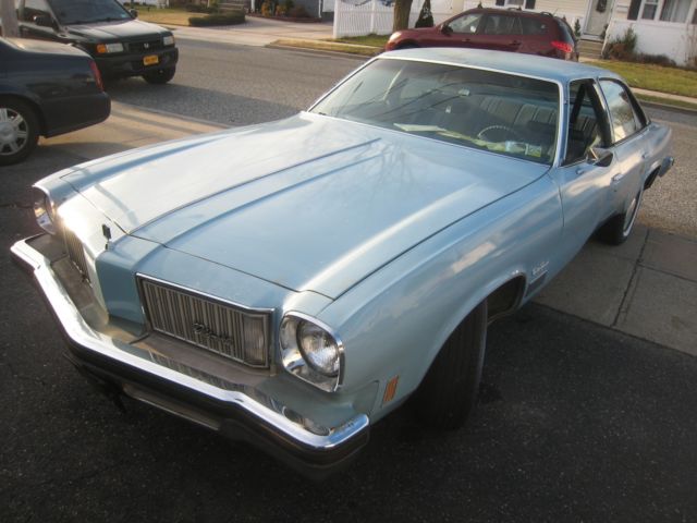 1975 Oldsmobile Cutlass Supreme - 2 Owners - V8 1975 Oldsmobile Cutlass