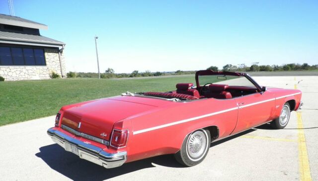 1975 Oldsmobile Eighty-Eight Red - photo 4