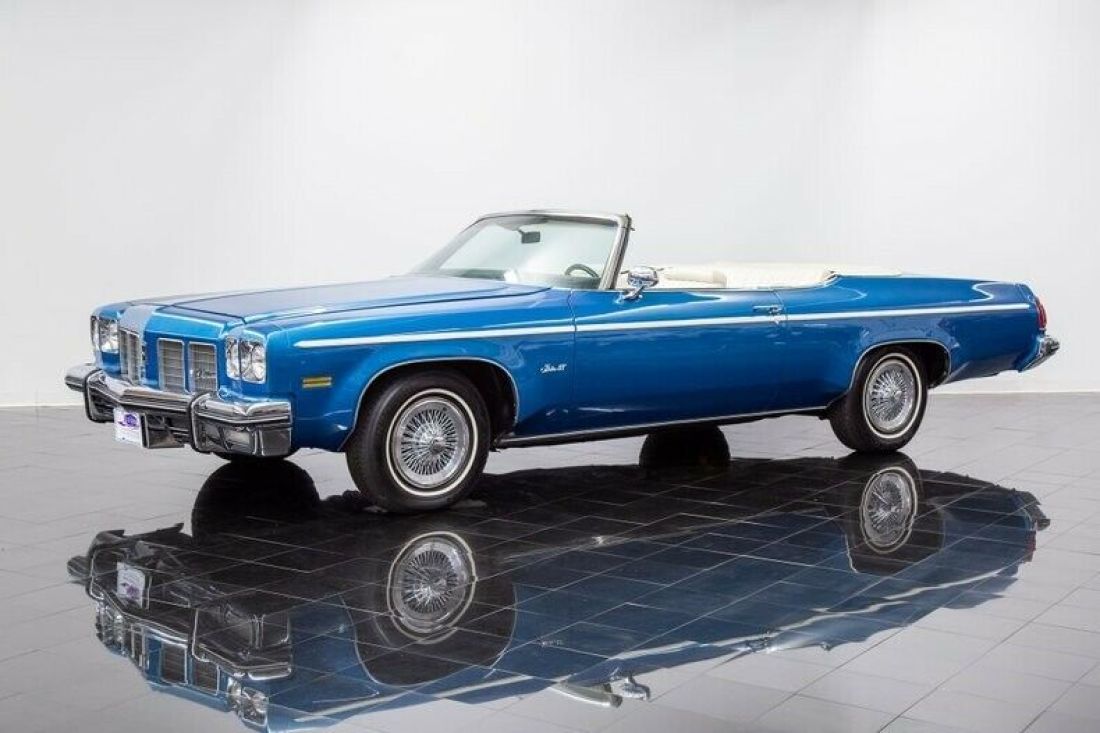 1975 Oldsmobile Delta Royal 88 Convertible - photo 2