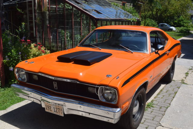 1975 Plymouth Duster 360 Coupe 2-Door 5.9L 1975 Plymouth Duster