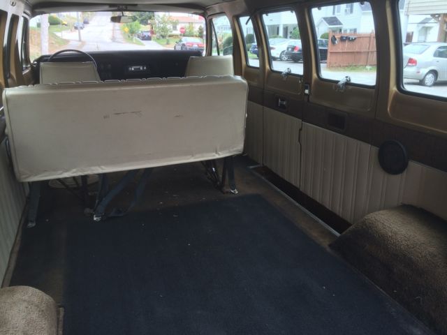 1975 Plymouth Voyager Sport 5 Passenger - photo 10