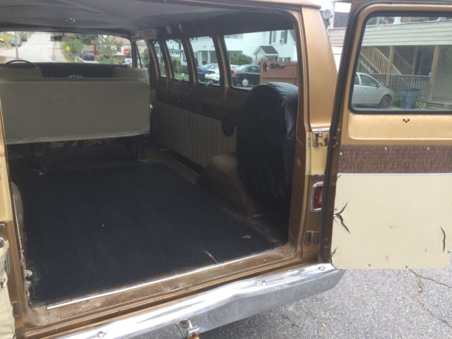 1975 Plymouth Voyager Sport 5 Passenger - photo 11