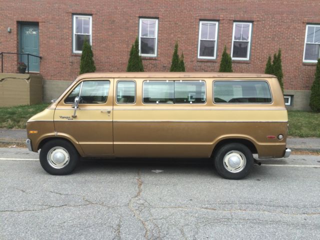 1975 Plymouth Voyager Sport 5 Passenger - photo 3
