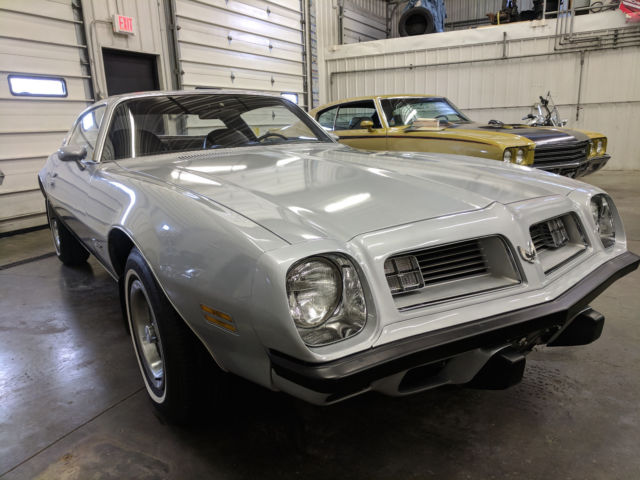 1975 Pontiac Firebird esprit - photo 3