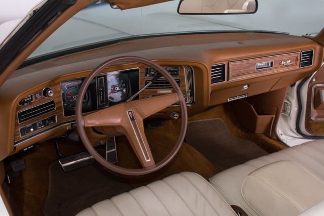 1975 Pontiac Grand Ville Brougham - photo 2