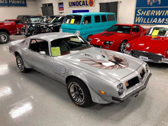 1975 Pontiac Trans Am - 400CI V8 - New A/C - New interior, new power disc brakes 1975 Pontiac Trans Am