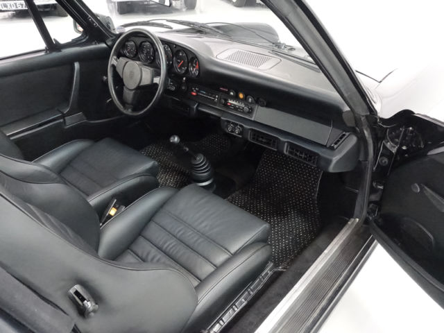 1975 Porsche 911 Carrera Targa, 63,303 documented miles - photo 11
