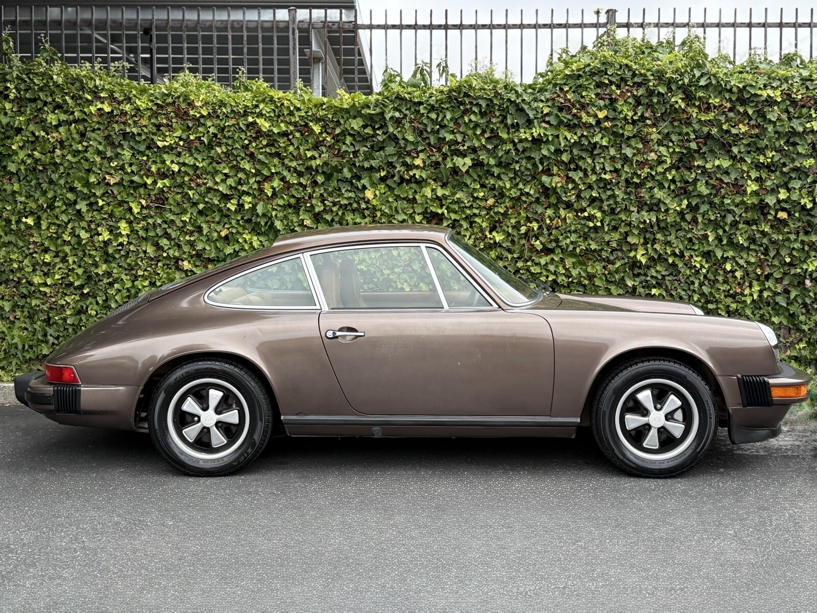 1975 Porsche 911 - photo 9