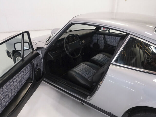 1975 Porsche 911 S Silver Anniversary - photo 7