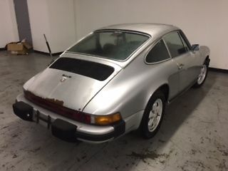 1975 Porsche 911 2 door - photo 5