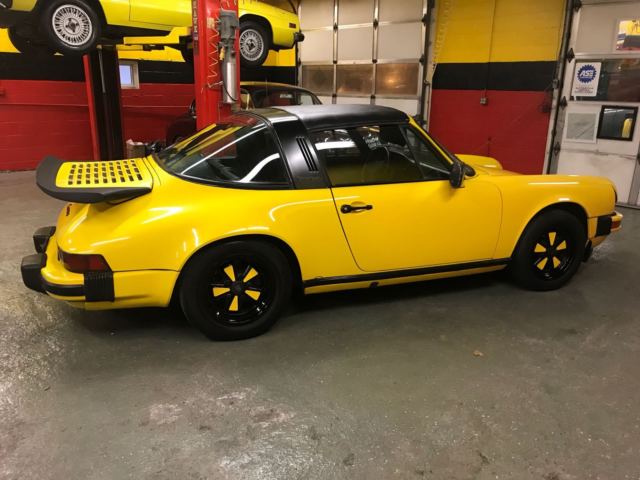 1975 Porsche 911 S Targa