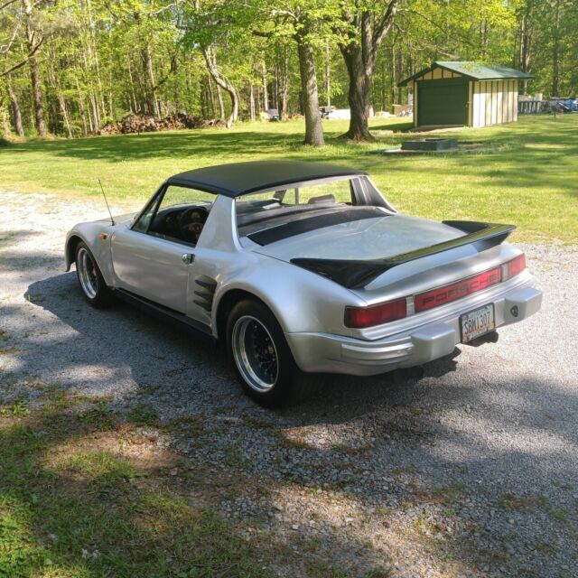 1975 Porsche 914. 350 Chevy V8 motor. Chalon wide body kit. 1975 Porsche 914