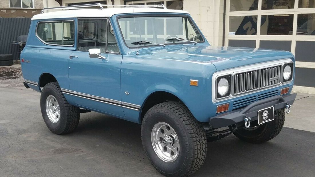 1975 Scout II 392 V8, 4 Speed Power disk brakes, p/s, 4 bbl 1975 International Harvester Scout