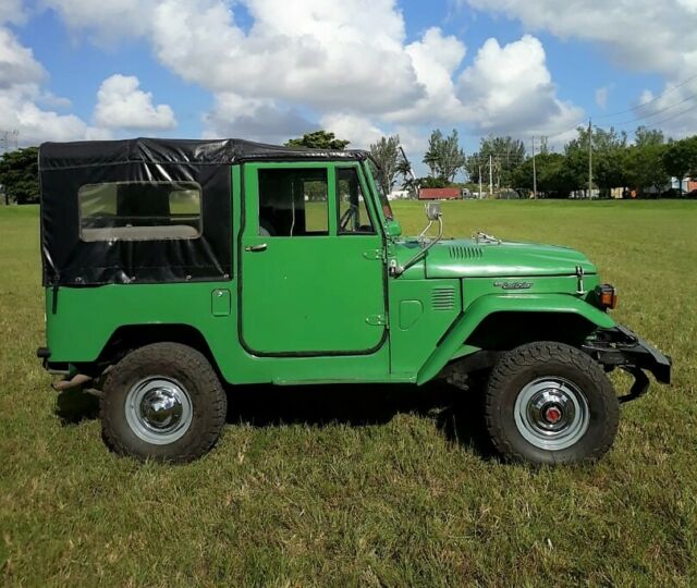 1975 Toyota Land Cruiser FJ40 - photo 2