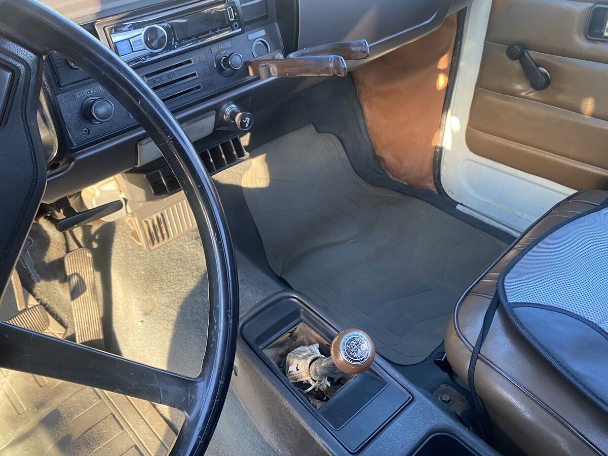 1975 Toyota Tacoma - photo 6