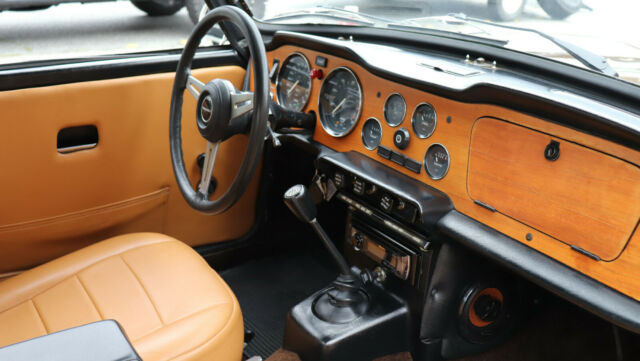 1975 Triumph TR-6 Roadster Restored - photo 9