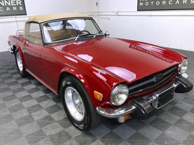 1975 Triumph TR-6 1975 TRIUMPH TR6. CARMINE RED WITH BEIGE TRIM. - photo 8