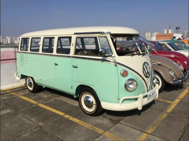 1975 Volkswagen Bus/Vanagon