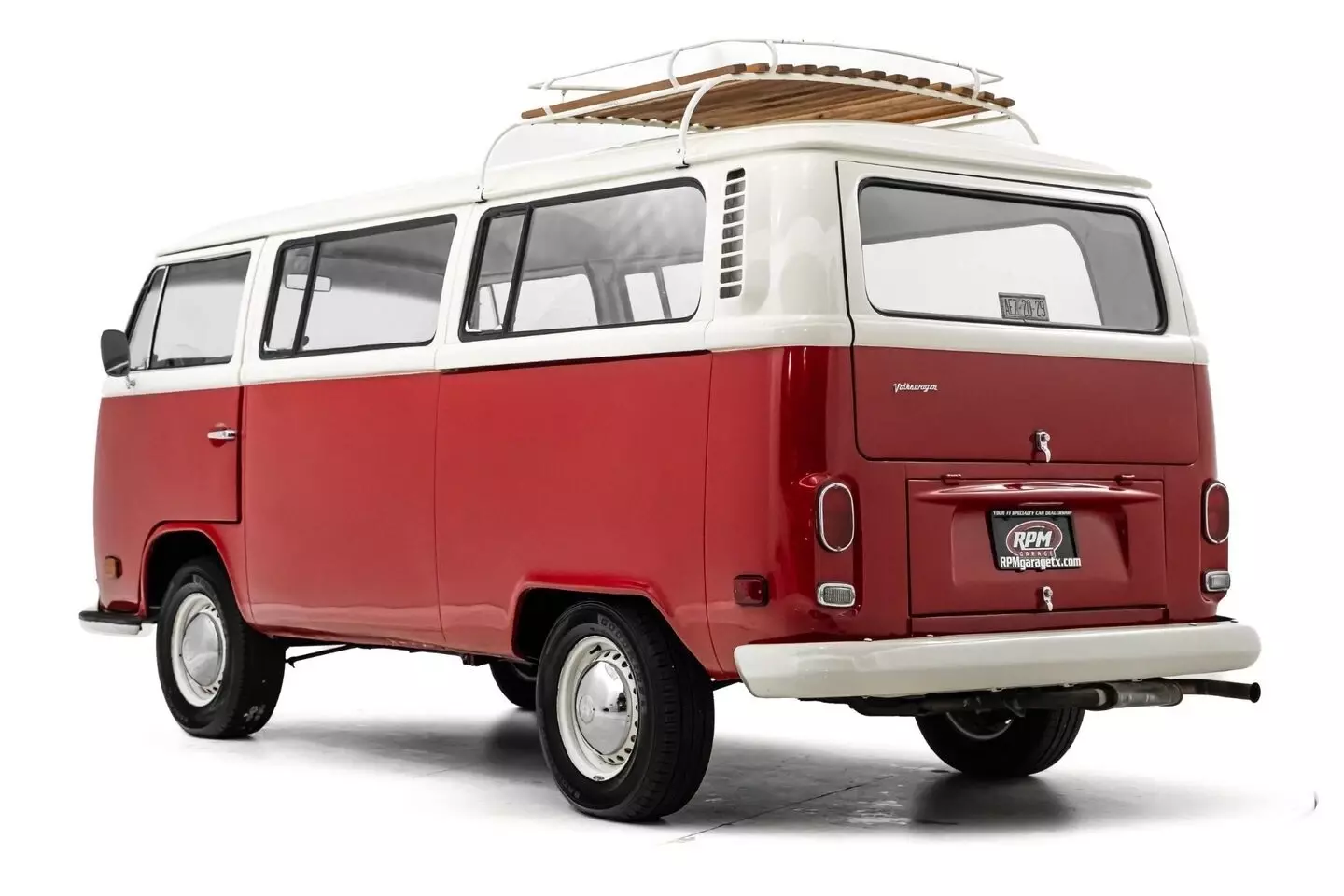 1975 Volkswagen Type II Bus Recently Restored - photo 10
