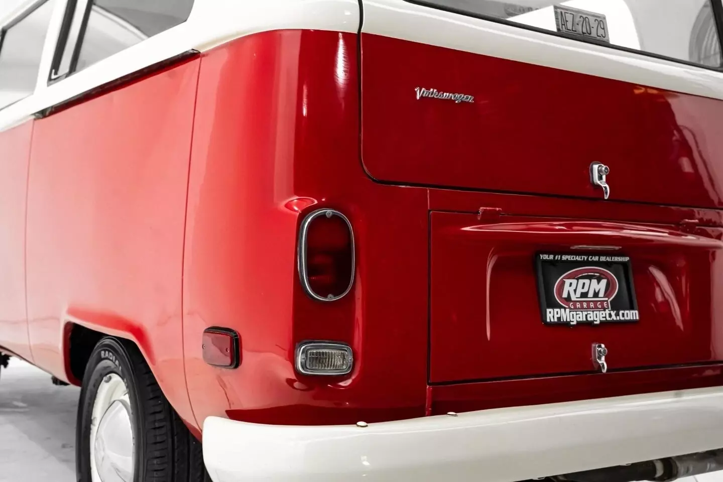 1975 Volkswagen Type II Bus Recently Restored - photo 11