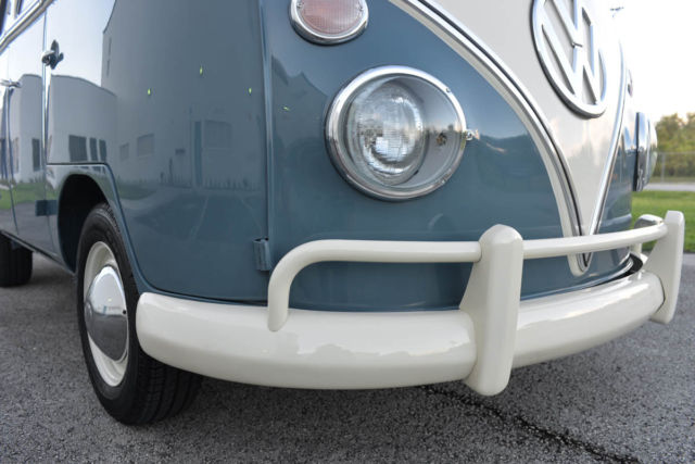 1975 Volkswagen Bus/Vanagon Restored 23 safari windows! See Video! - photo 7