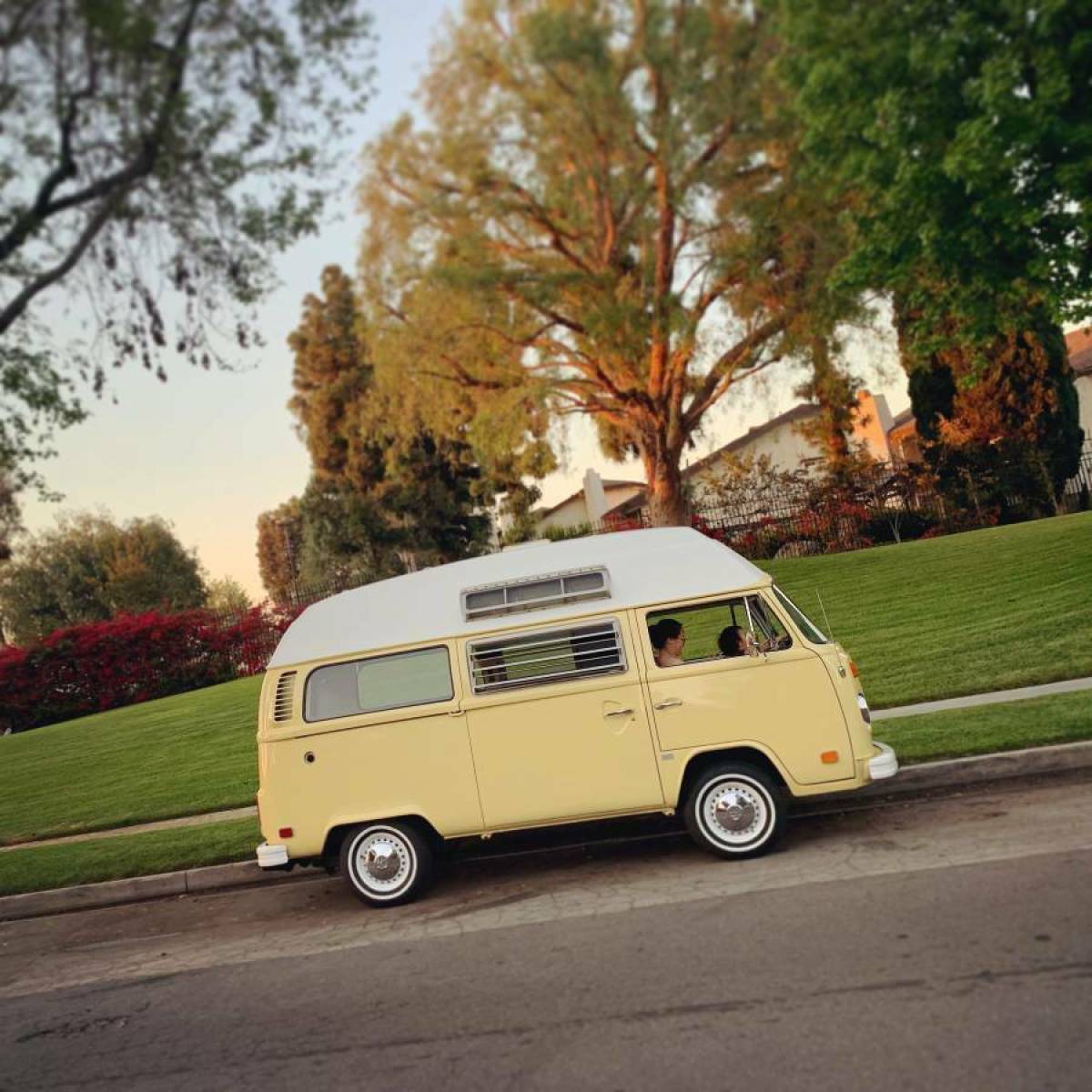 1975 Volkswagen Bus/Vanagon Camper - photo 2