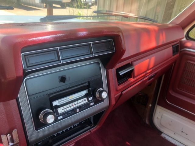 1985 Ford F-250 1985 Ford F-250 4x4 Low miles 103.k - photo 10