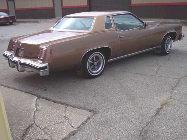 1976 Pontiac Grand Prix - photo 2