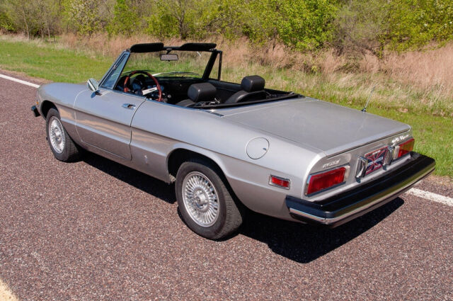1976 Alfa Romeo Spider Convertible - photo 7