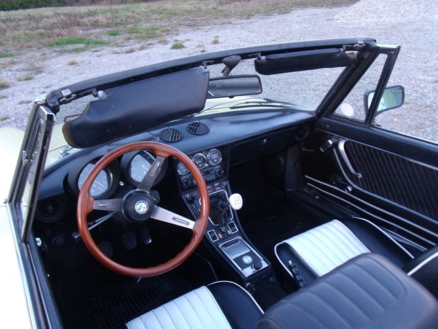 1976 Alfa Romeo Spider Convertible - photo 6
