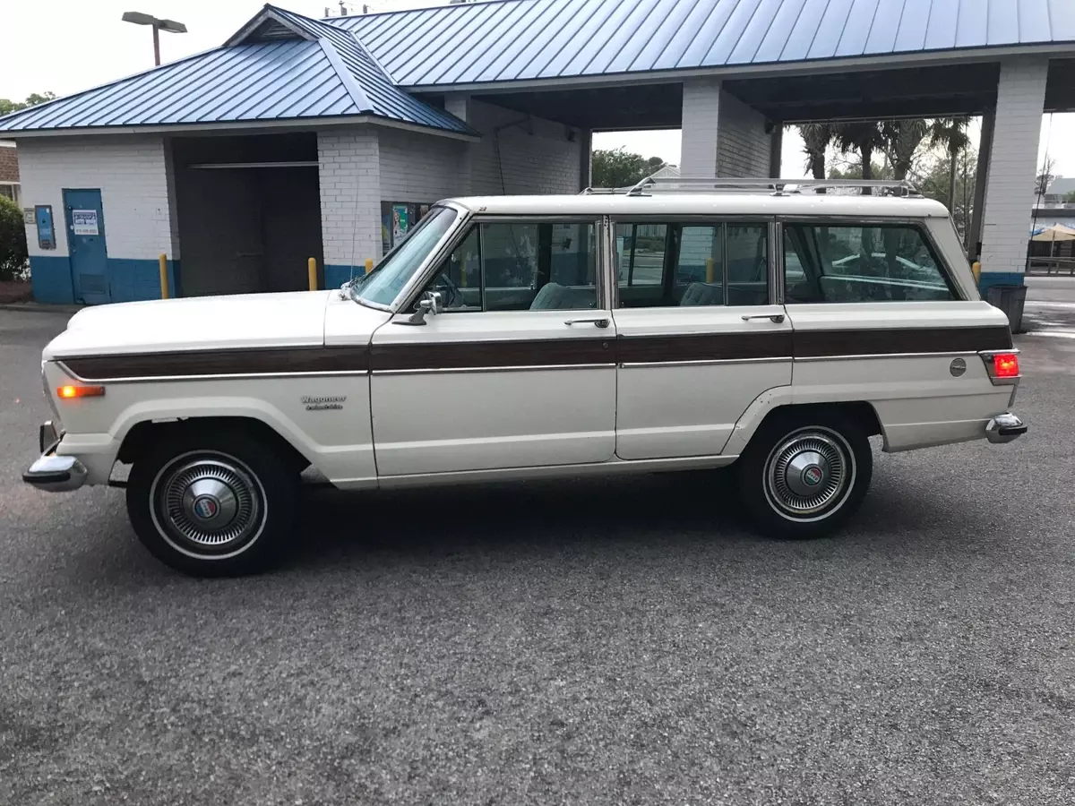 1976 AMC Jeep FSJ Wagoneer White Blue Interior 'Z' Code 1976 Jeep Wagoneer