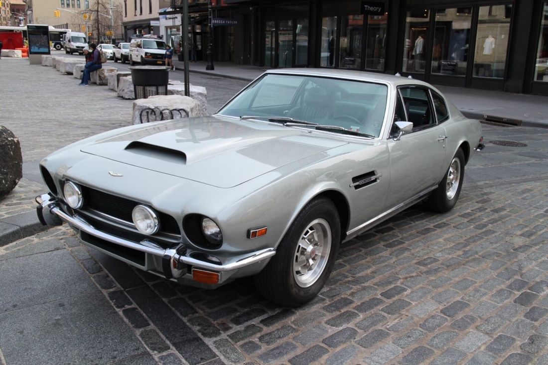 1976 Aston Martin V8 Coupe Manual - photo 2