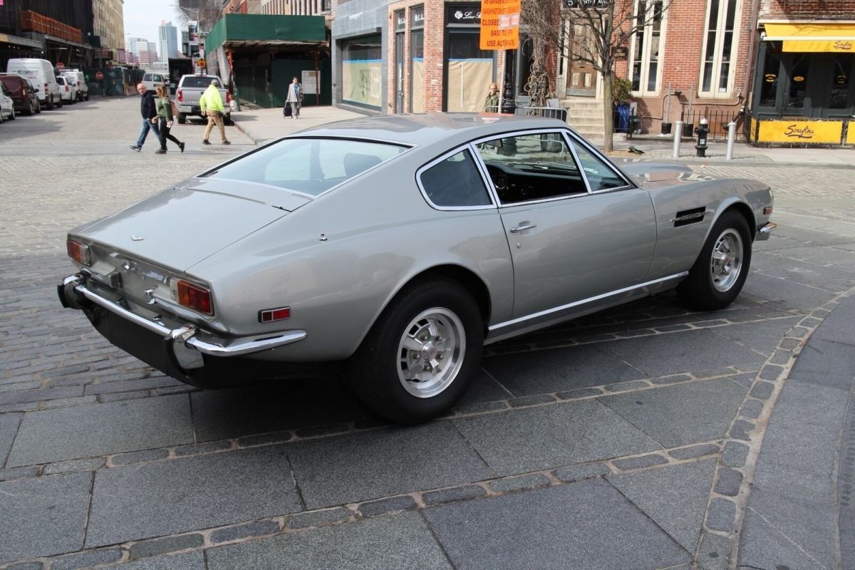 1976 Aston Martin V8 Coupe Manual - photo 6