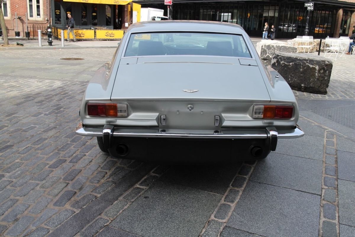 1976 Aston Martin V8 Coupe Manual - photo 9