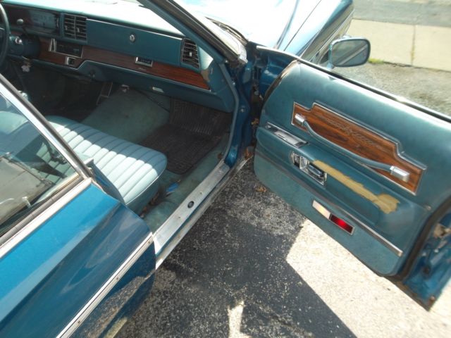 1976 Buick Electra 225 Sedan 4-Door - photo 8