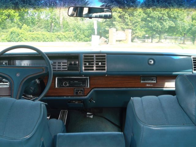 1976 Buick Electra 225 Sedan 4-Door - photo 9