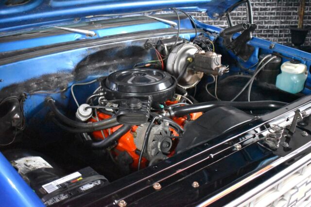 1976 Chevrolet C-10 Deluxe / 4 speed / 1 of 2400 / we ship worldwide - photo 12
