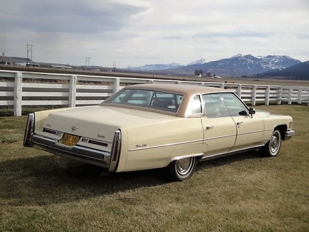 1976 Cadillac DeVille Base - photo 2
