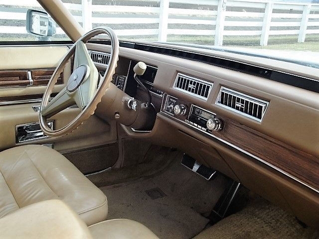 1976 Cadillac DeVille Base - photo 9