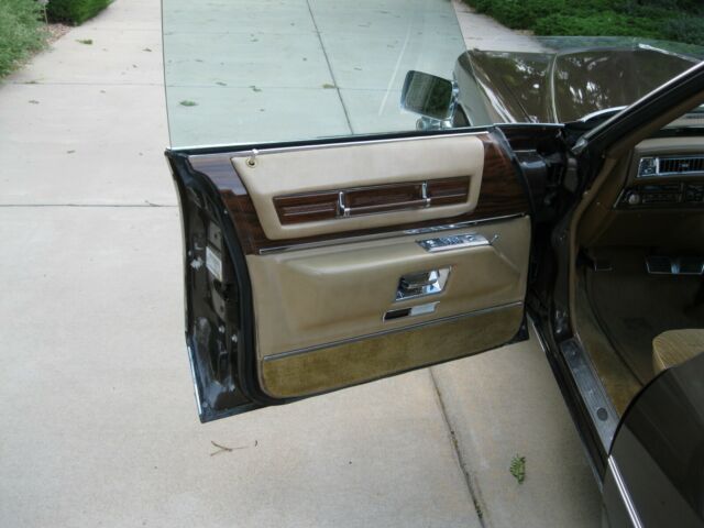 1976 Cadillac DeVille - photo 3