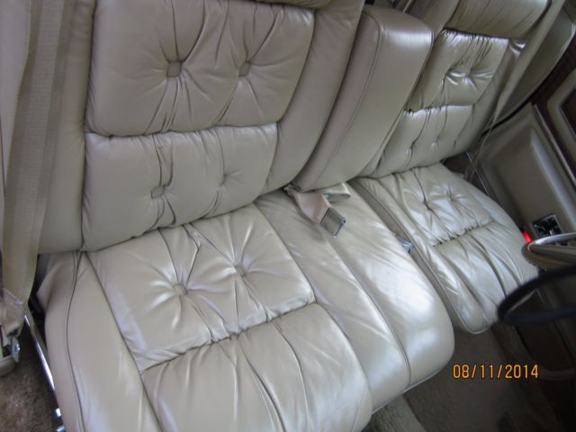 1976 Cadillac Fleetwood Brougham - photo 3