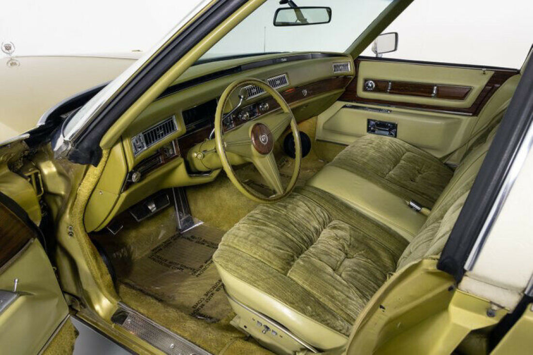 1976 Cadillac Fleetwood Fleetwood Brougham - photo 2