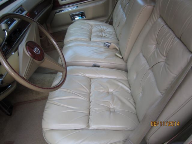 1976 Cadillac Fleetwood Brougham - photo 5
